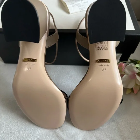 Gucci Women's Beige Heels with Gold Buckles - Picture 8 of 10